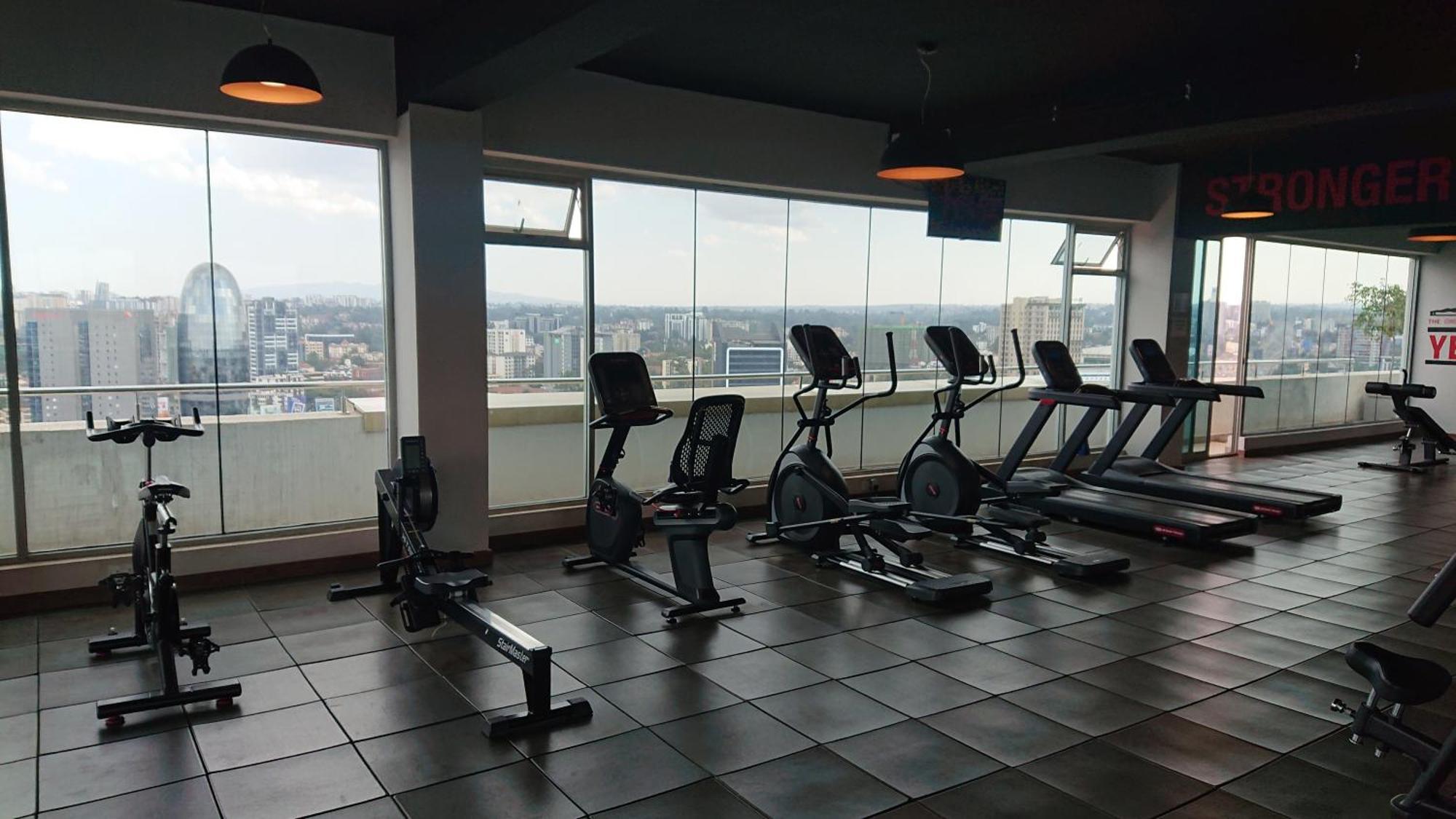 Апартаменты Luxury Skynest With Gym And Pool In Westlands Найроби Экстерьер фото